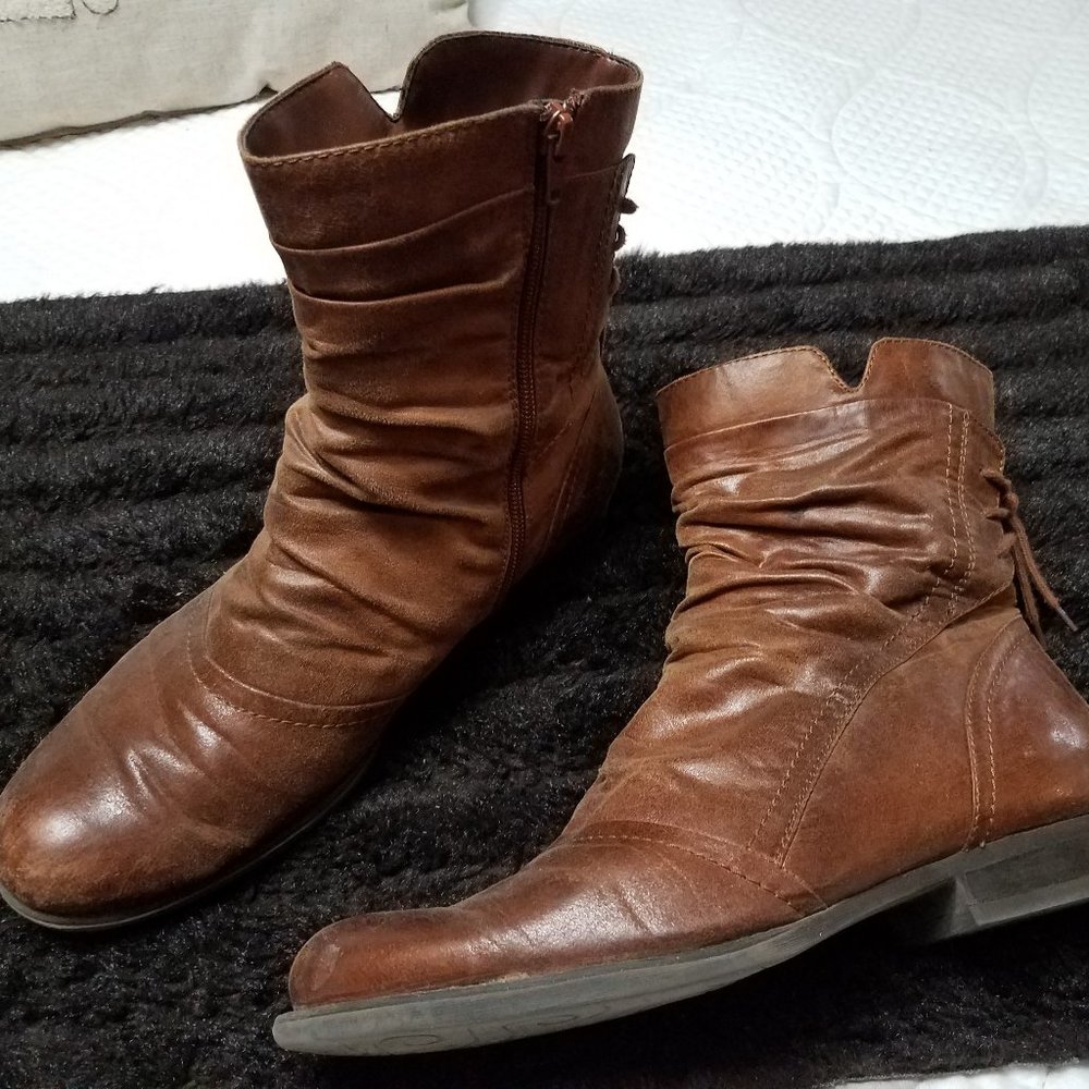 Baretraps--Great Shape!